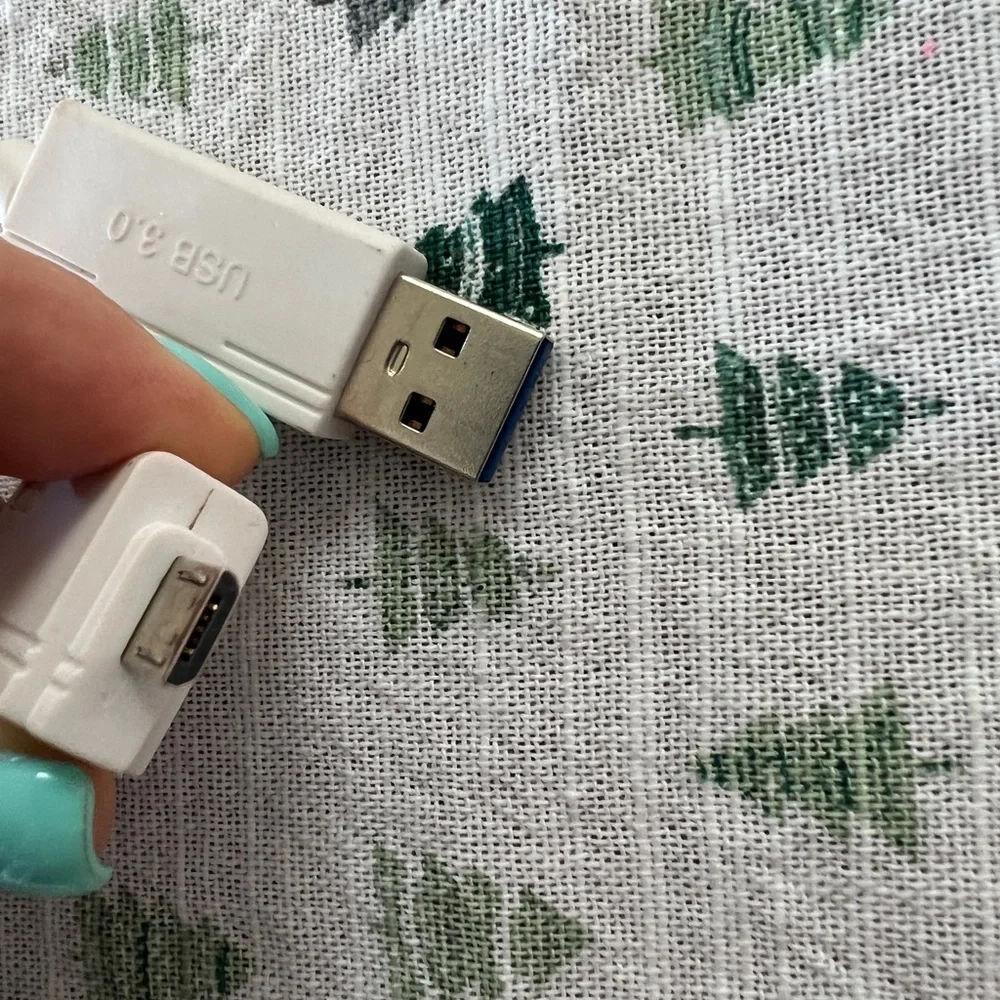 Camera multi card reader